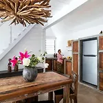 Villa Monkey